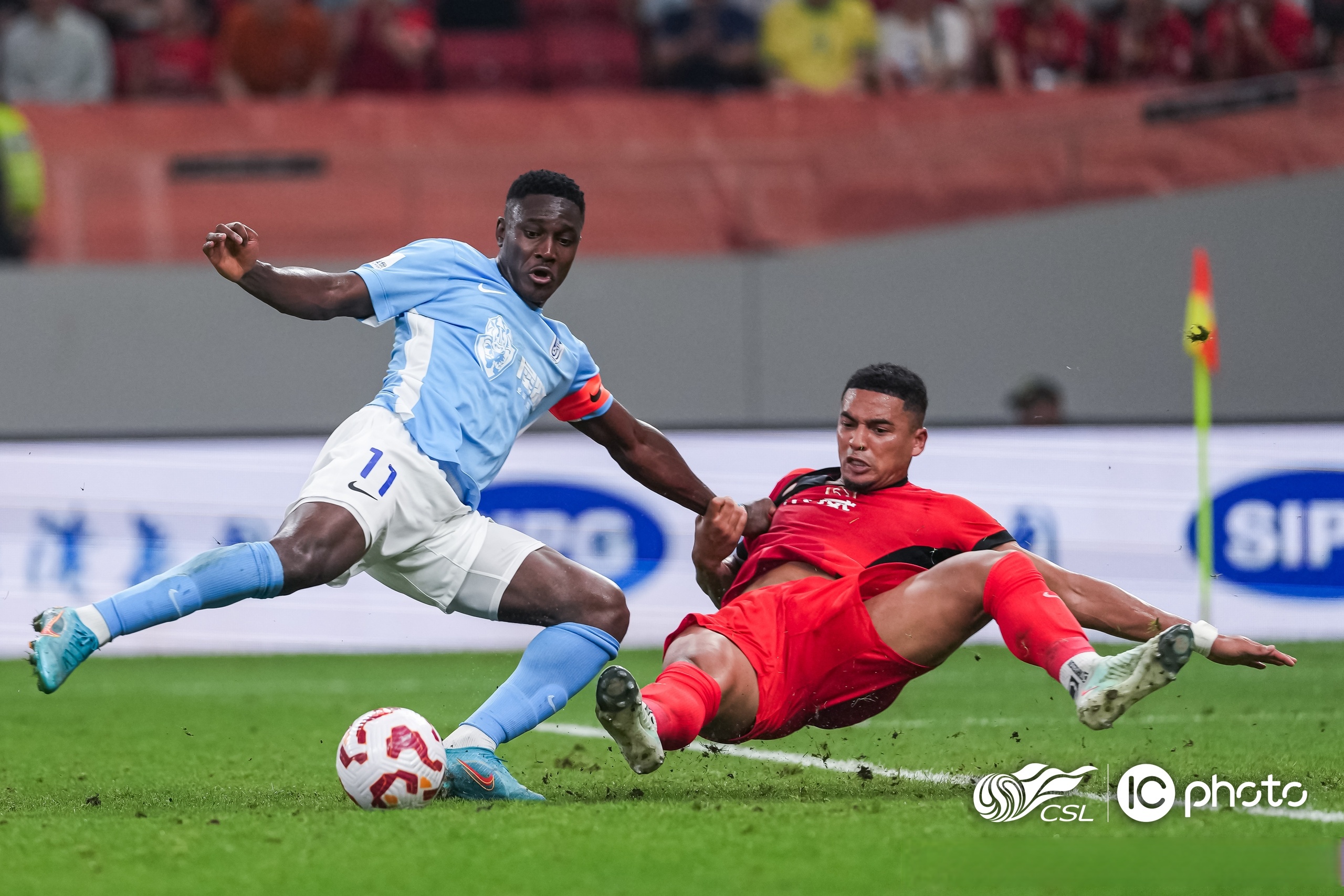 包含冲刺阶段英超传出新动向，山东男篮强势反弹，管理层表态——球迷炸锅，年轻球员得到机会的词条